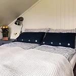 4 Person In *