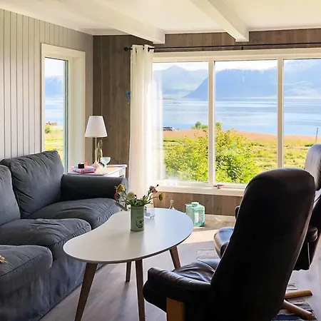4 Person In Vakantiehuis Alsvåg